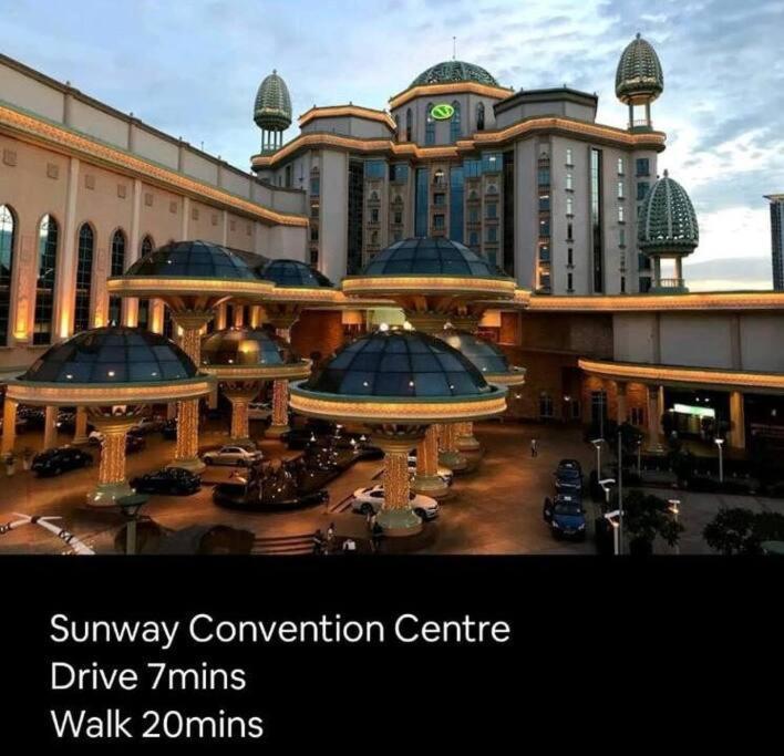 Apartment New Elegant & Cozy Greenfield Near Sunway 2-6pax *