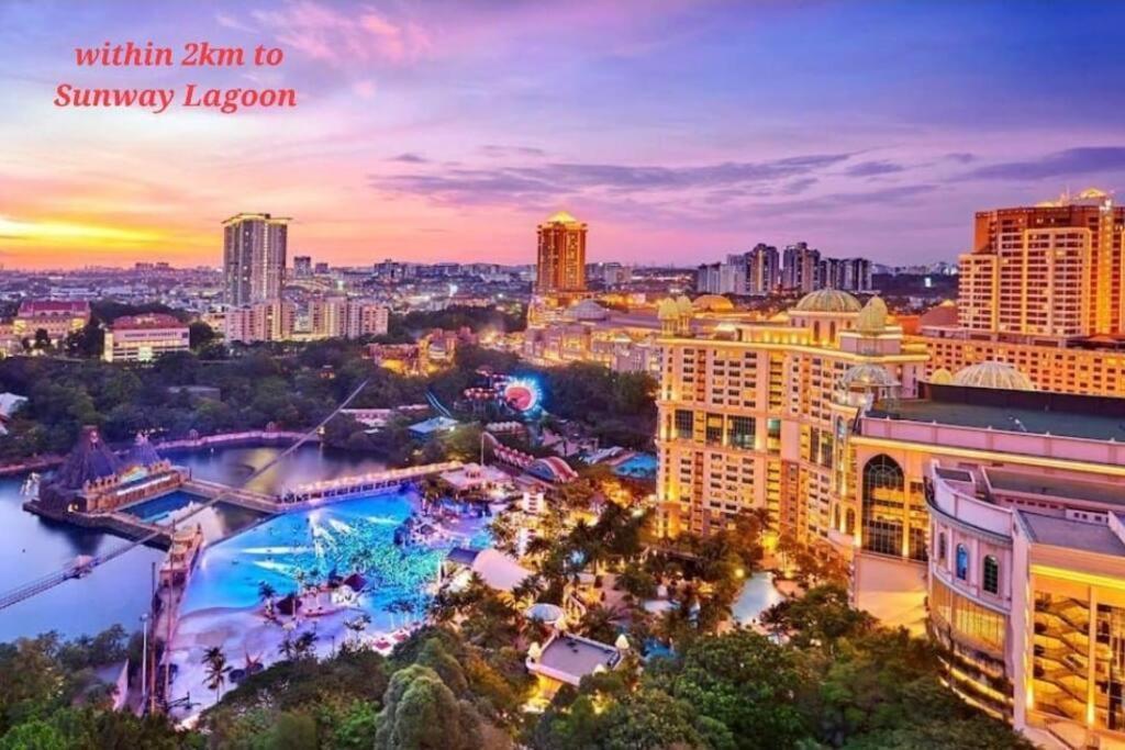 Apartment New Elegant & Cozy Greenfield Near Sunway 2-6pax *