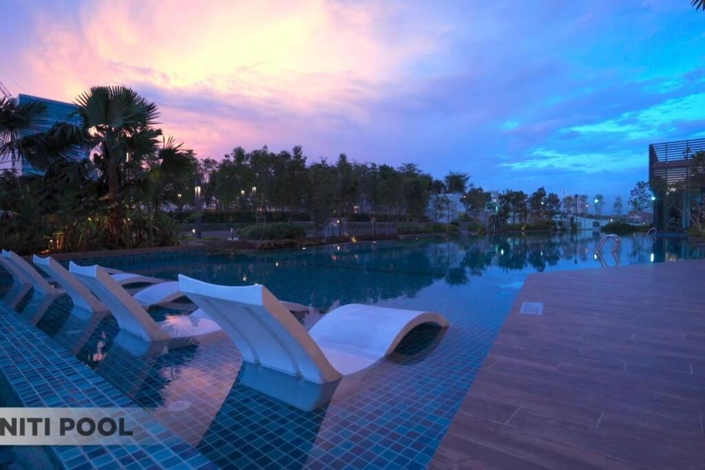 New Elegant & Cozy Greenfield Near Sunway 2-6pax *