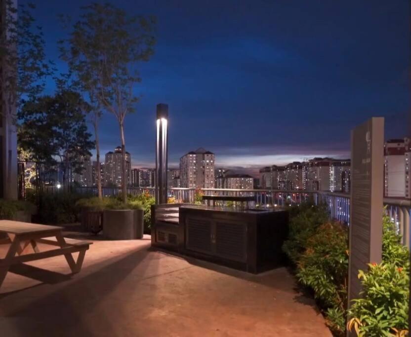 Apartment New Elegant & Cozy Greenfield Near Sunway 2-6pax