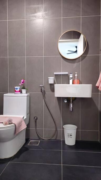 Apartment New Elegant & Cozy Greenfield Near Sunway 2-6pax Petaling Jaya