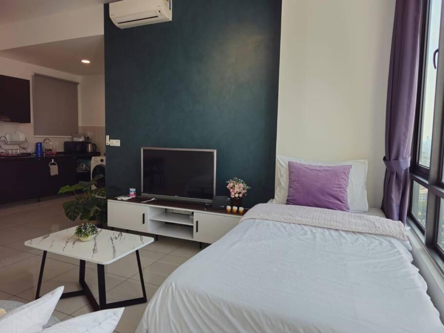 New Elegant & Cozy Greenfield Near Sunway 2-6pax Apartment