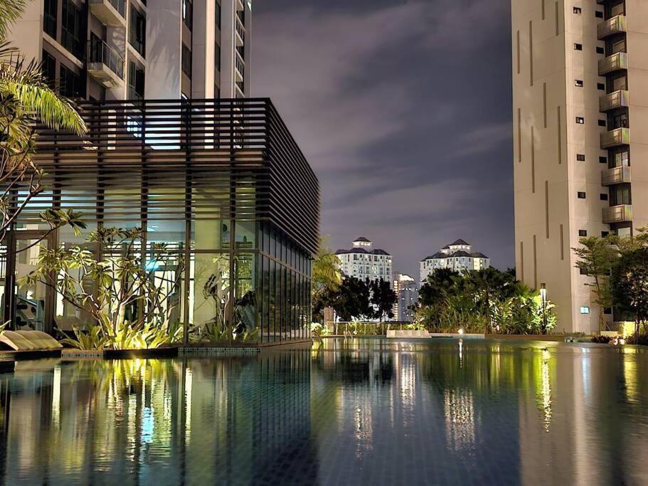 Apartment New Elegant & Cozy Greenfield Near Sunway 2-6pax *
